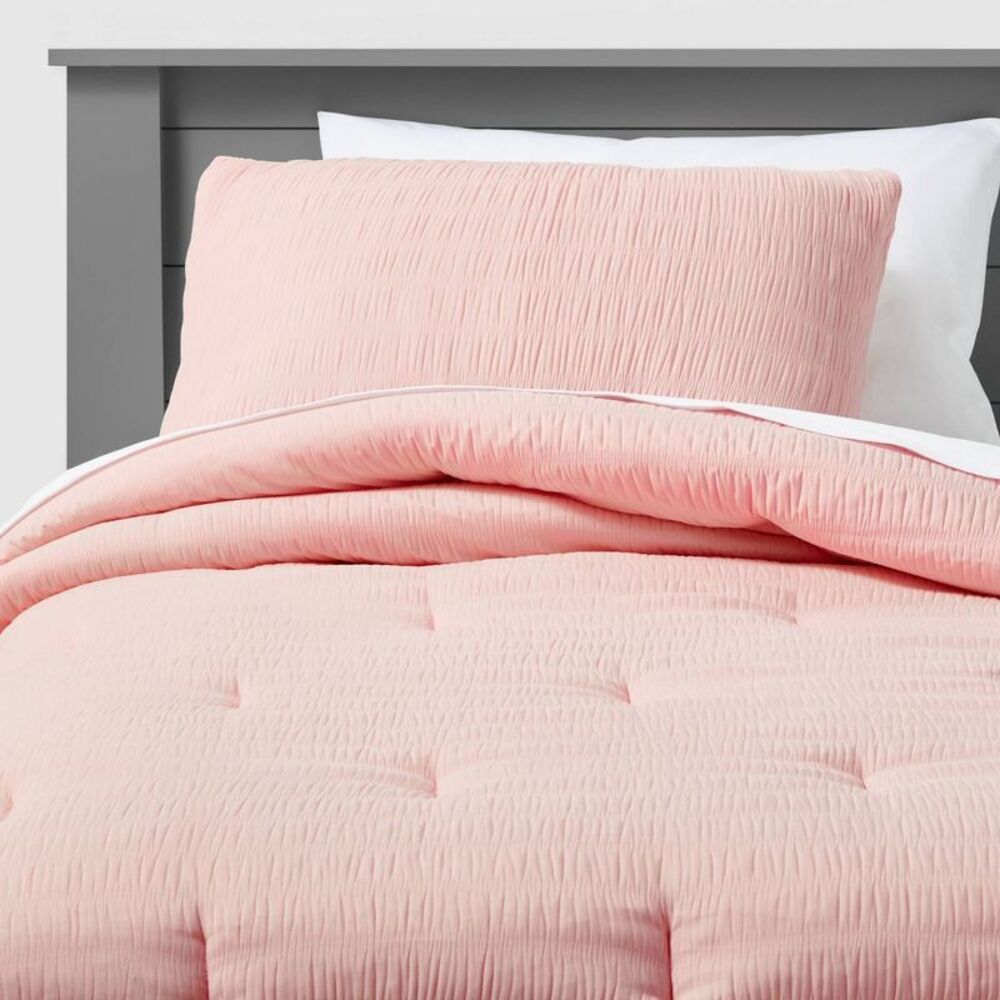 Pillowfort - Full/Queen Seersucker Comforter Set Pink - Pillowf Pink